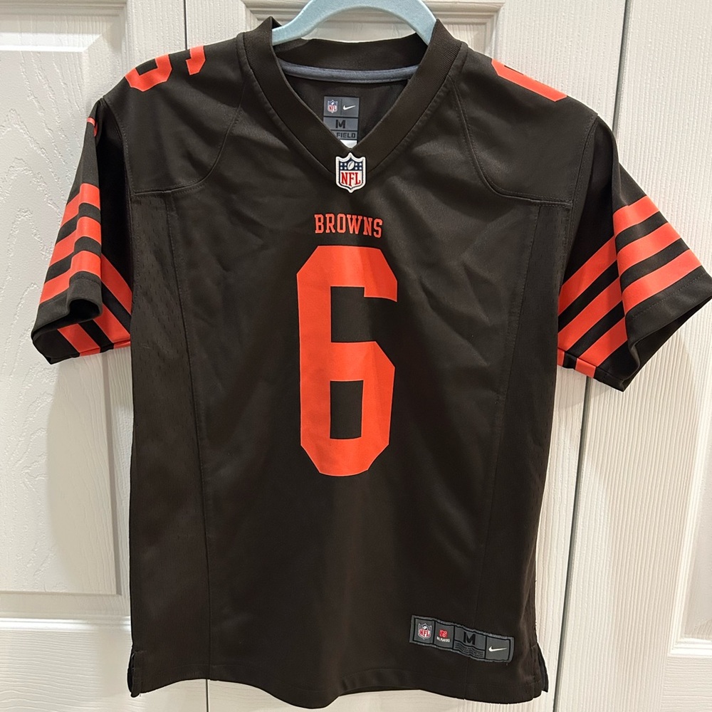 NFL Kids Cleveland Browns jersey. Mayfield number 6. Brown/orange. Like new!